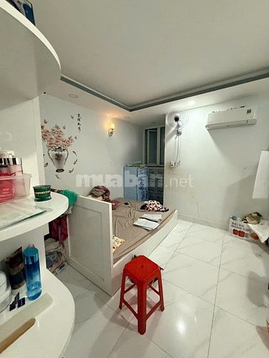 Bán nhà MT Nguyễn Thanh Tuyền,P2,Tân Bình.DT 4x13.5m- Đúc 5 tầng. 