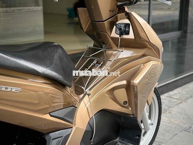 Honda Air Blade 2018 Vàng 3D biển đẹp 6286