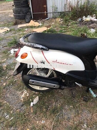 Yamaha Classico màu Trắng
