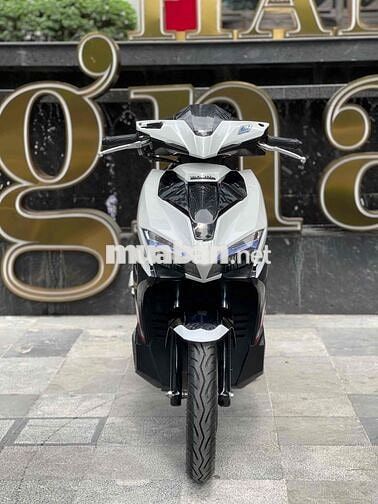 Honda Air Blade Trắng đen 25000 km