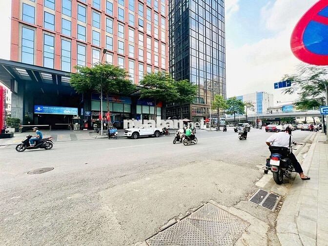 Tập thể Tôn Thất Tùng, ĐH Y HN, T2 75m 2PN mặt phố ô tô đỗ SĐCC 3.x tỷ