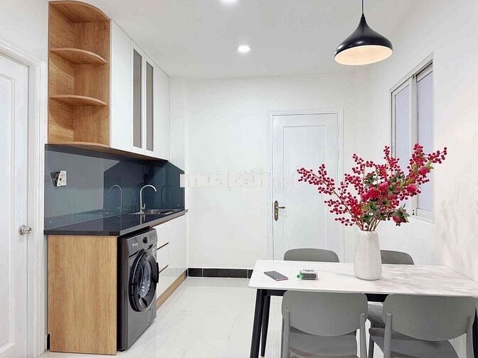 1PN CÓ BAN CÔNG RỘNG HƠN 40m2 SIÊU VUÝP NGAY TOÀ NHÀ VIETTEL QUẬN 3
