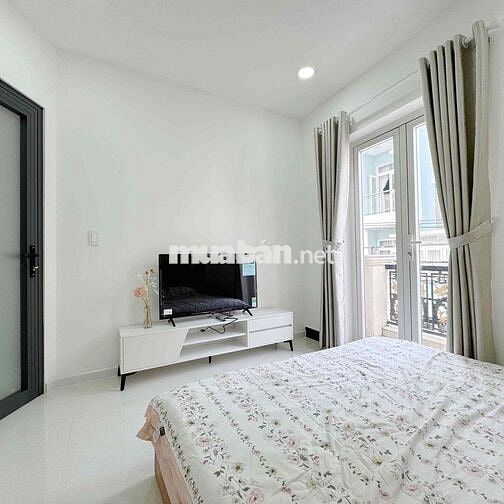 1PN CÓ BAN CÔNG RỘNG HƠN 40m2 SIÊU VUÝP NGAY TOÀ NHÀ VIETTEL QUẬN 3