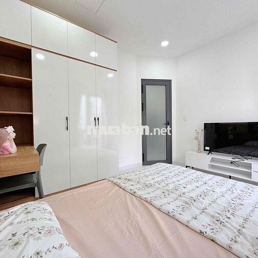 1PN CÓ BAN CÔNG RỘNG HƠN 40m2 SIÊU VUÝP NGAY TOÀ NHÀ VIETTEL QUẬN 3