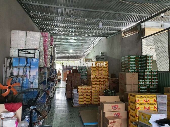 Mặt tiền ngang trước 9m x hậu 10m x dài 35m, Thổ cư 300m