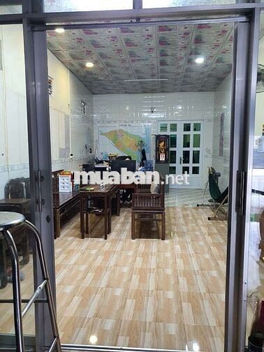 Mặt tiền ngang trước 9m x hậu 10m x dài 35m, Thổ cư 300m