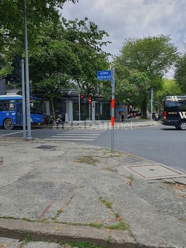 Cho thuê nhà GÓC 2MT số 37 đường Nguyễn Đình Chiểu- Phùng khắc khoan ,