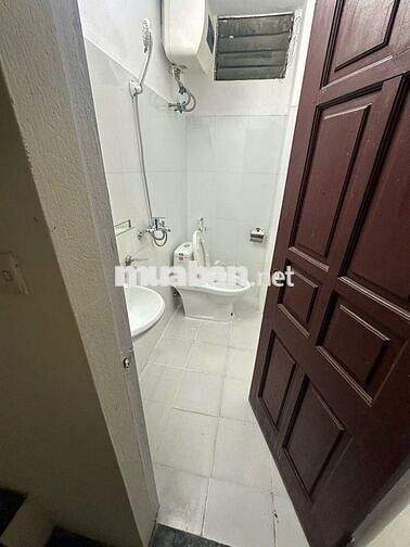 Cho thuê nhà ngách 1 Ngõ 898 Đường Láng, 25m2x4 tầng, 12tr/tháng