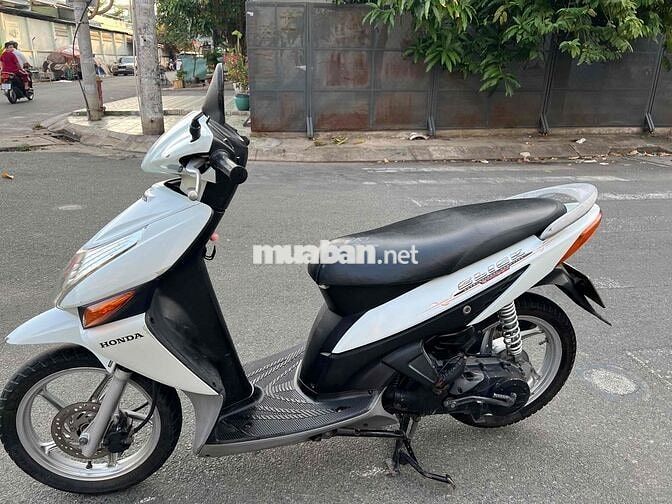 Honda Click Trắng