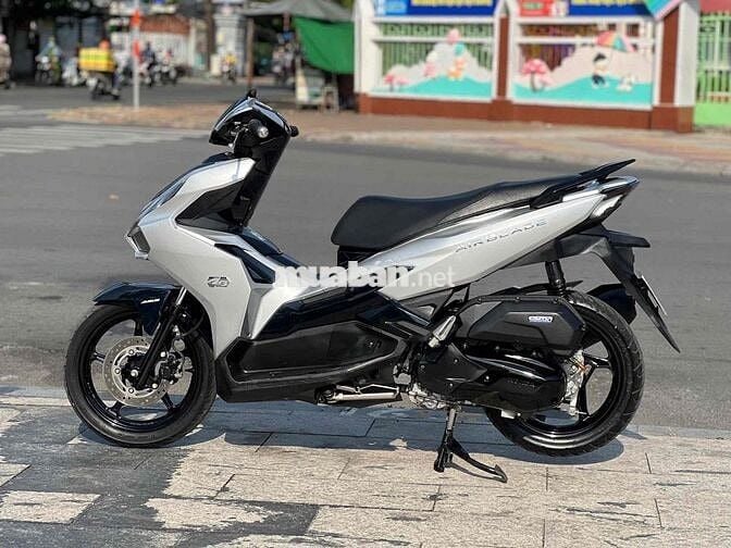 Honda AirBlade 125 4Val 2023 Bạc Đen