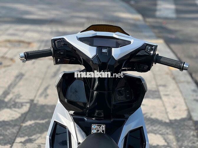 Honda AirBlade 125 4Val 2023 Bạc Đen