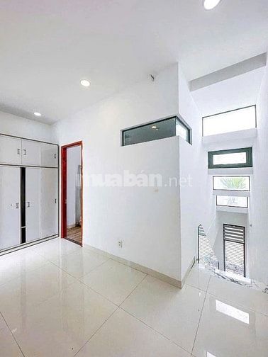 VietBank thanh lí phát mãi căn nhà 1 trệt , 1 lầu ngay KDC Bình Hưng .