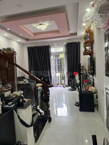 Chủ cần bán nhà mặt tiền đg -  giá 8,7ty Q2