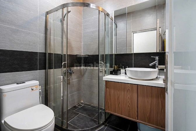 Nhà bán hoặc cho thuê cách mặt tiền vài căn 15/10 nguyễn trãi