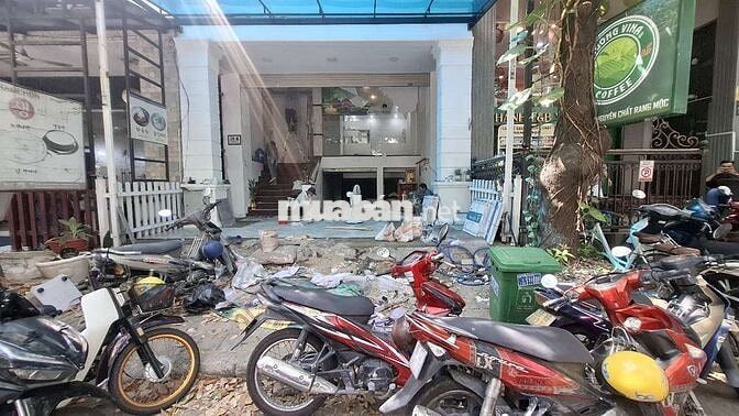 Cho thuê mặt bằng bán hầm Hưng Phước 3 sân rộng cực đẹp