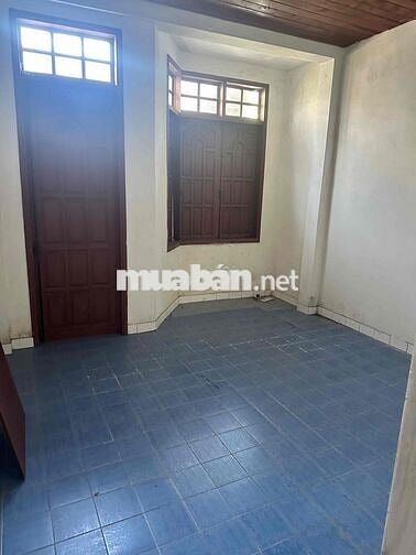 BÁN ĐẤT TẶNG KÈM NHÀ MẶT TIỀN ĐƯỜNG PHÓ ĐỨC CHÍNH GẦN VƯƠNG THỪA VŨ