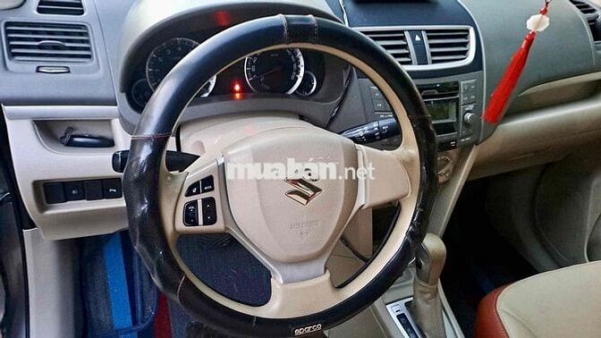 Suzuki Ertiga 7 chỗ Xám