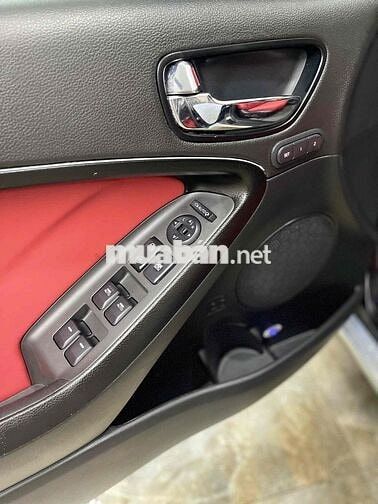 Kia Cerato 2017 2.0 AT - 68000 km