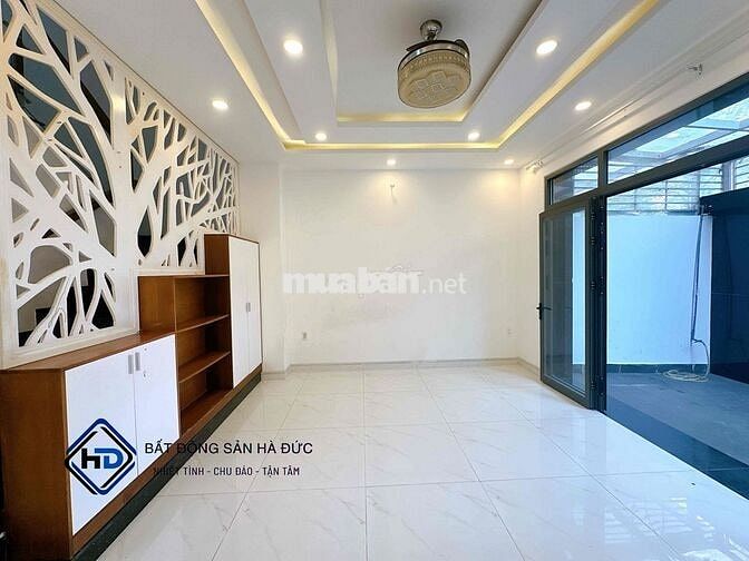 Nhà 2 lầu 5x18 khu đồng bộ gần UBND Quận 12