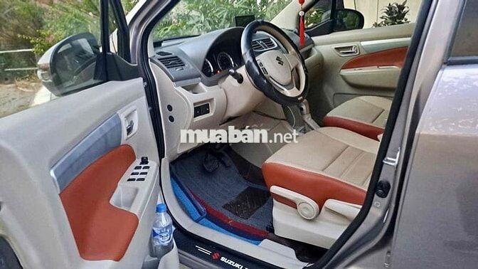 Suzuki Ertiga 7 chỗ Xám