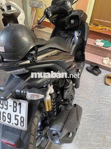 Yamaha NVX màu Đen