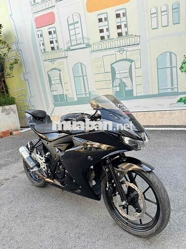 Suzuki GSX R150 2018 máy zin biển thành phố