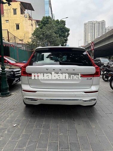 Volvo XC60 2022 B6 9000 km Trắng