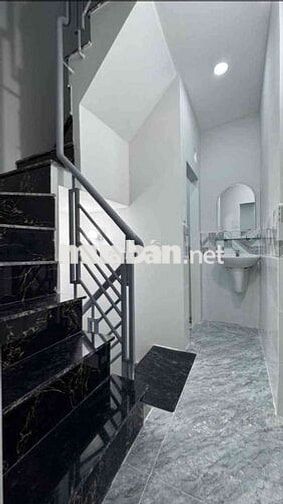 BÁN NHÀ TÂN PHÚ kẼNH TÂN HOÁ KẾ BÊN ĐH VĂN HIẾN 3TẦNG 21m²