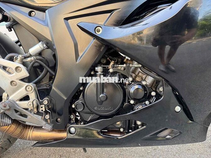 Suzuki GSX R150 2018 máy zin biển thành phố