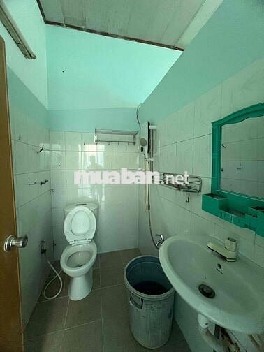Cho thuê nhà nguyên căn Hẻm ô tô lê văn lương P Kiển