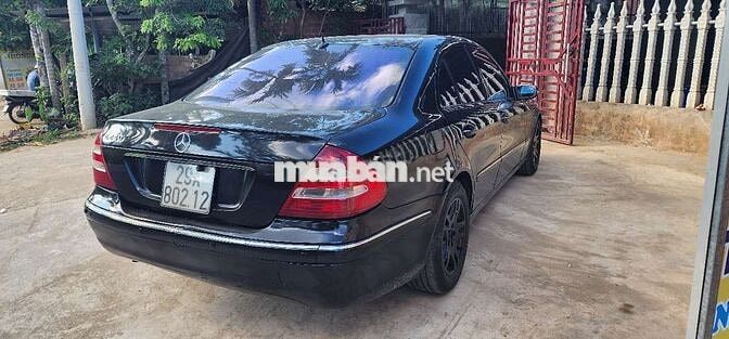 Mercedes-Benz E240 2002 Đen