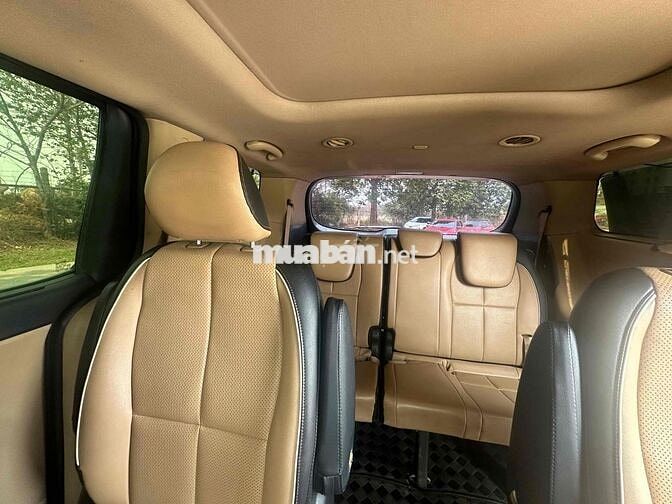 Kia Sedona 2016 Dầu 240000 km Đen