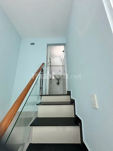 BÁN NHÀ KIÊN CỐ 4X9M HẺM XE HƠI 700TR 1 TRỆT 1 LẦU 