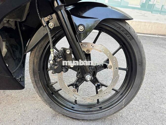Suzuki GSX R150 2018 máy zin biển thành phố