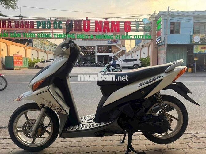 Honda Click Trắng Zin Đẹp
