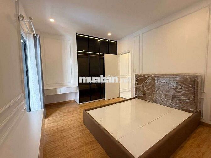 Nhà nguyên căn hẻm xe hơi Lạc Long Quân, tiện ở, kinh doanh Spa, nail