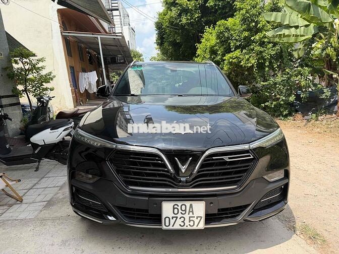 VinFast Lux SA 2.0 2019 Premium Đen