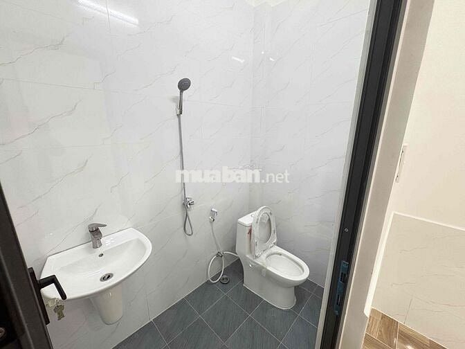NHÀ NGUYÊN CĂN LỐI ĐI RIÊNG 1 PHÒNG NGỦ TÁCH BẾP SÂN RIÊNG CHƯA NTHẤT