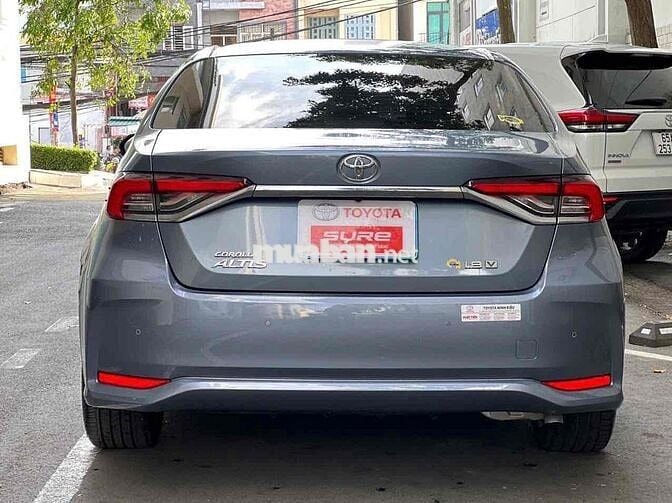 Toyota Altis 2022 1.8V 30.000 km Xám