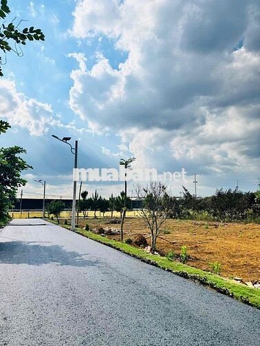 ĐẤT ĐẸP ĐỐI DIỆN SÂN BÓNG TẠI BÌNH THẠNH - ĐỨC TRỌNG - LÂM ĐỒNG