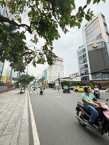 Cho thuê Tòa nhà GÓC 2MT số 92 Cách Mạng Tháng Tám, Phường 4, Quận 3, 