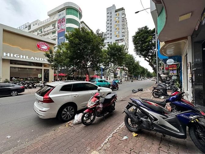Tôi bán gấp nhà 3lau,MT Phạm Hùng,Q8,5.5x17m,đẹp,cho thuê ngay,17ty
