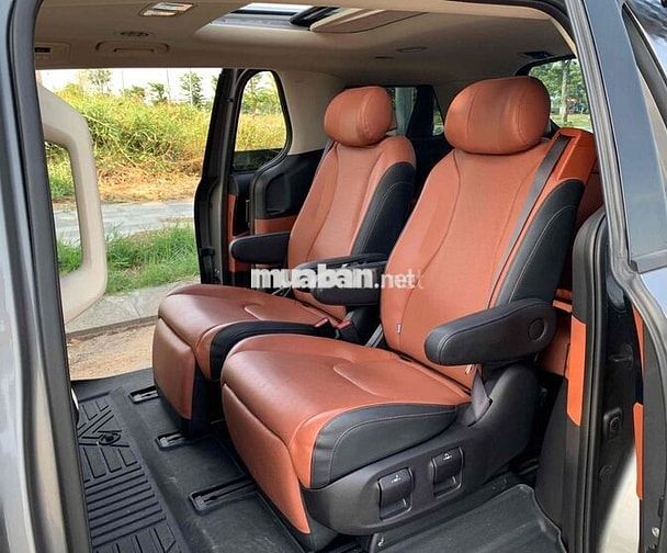 Carnival 2025 Signature rẻ hơn xe mới gần 200tr