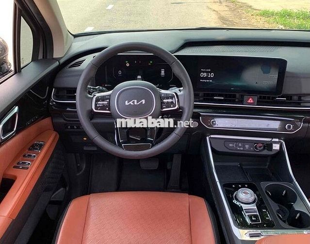 Carnival 2025 Signature rẻ hơn xe mới gần 200tr