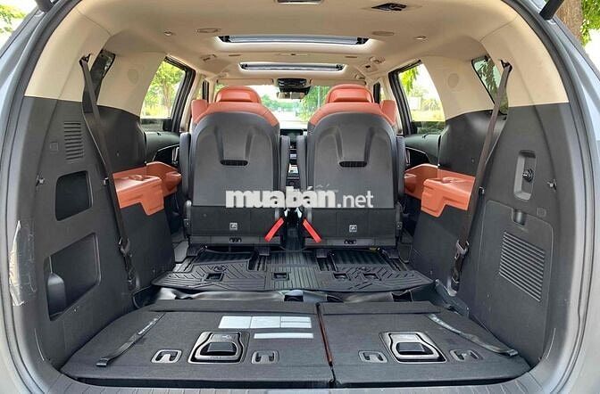 Carnival 2025 Signature rẻ hơn xe mới gần 200tr