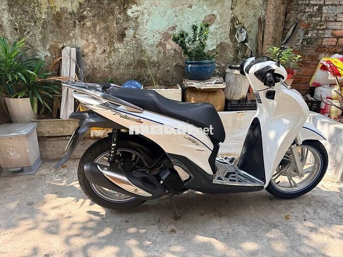 Honda SH150i Trắng Chính Chủ BSTP - ODO 9000