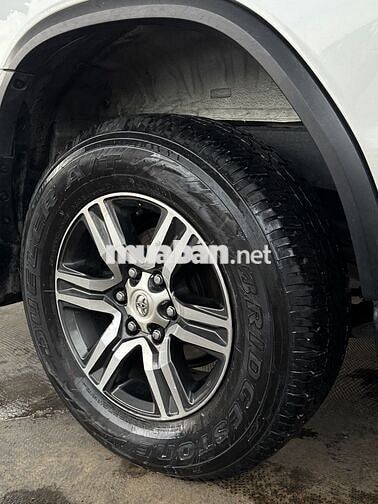 Toyota Fortuner 2019 Trắng
