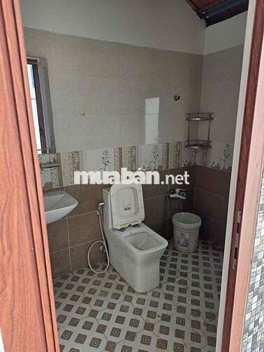 NHÀ TRỆT CHO THUÊ CÓ SÂN VƯỜN - SÂN SAU