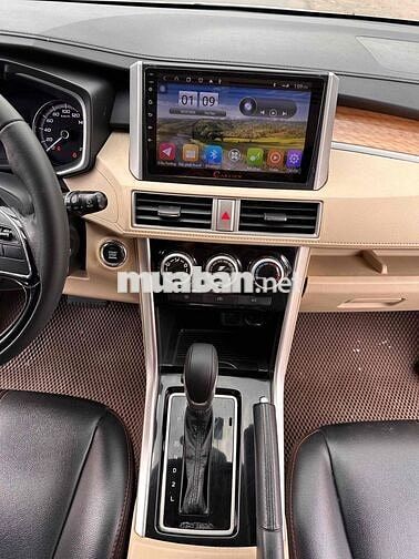 Mitsubishi Xpander Trắng 7 chỗ