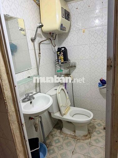 Nhà riêng cấp 4 xây cao có gác xép, vs khép kín, điện nước hộ gđ